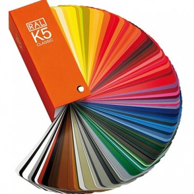 RAL K5 gloss - kleurenwaaier in omslag